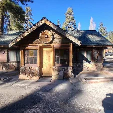 Cabin 33, 3 Bedroom 2 Bath-3