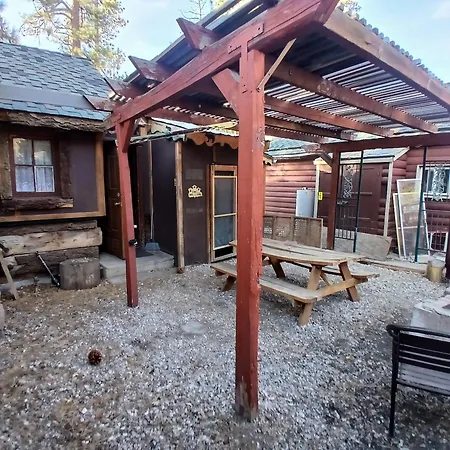 Cabin 33, 3 Bedroom 2 Bath-2